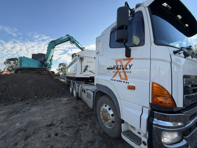 Tipper Truck & Excavator